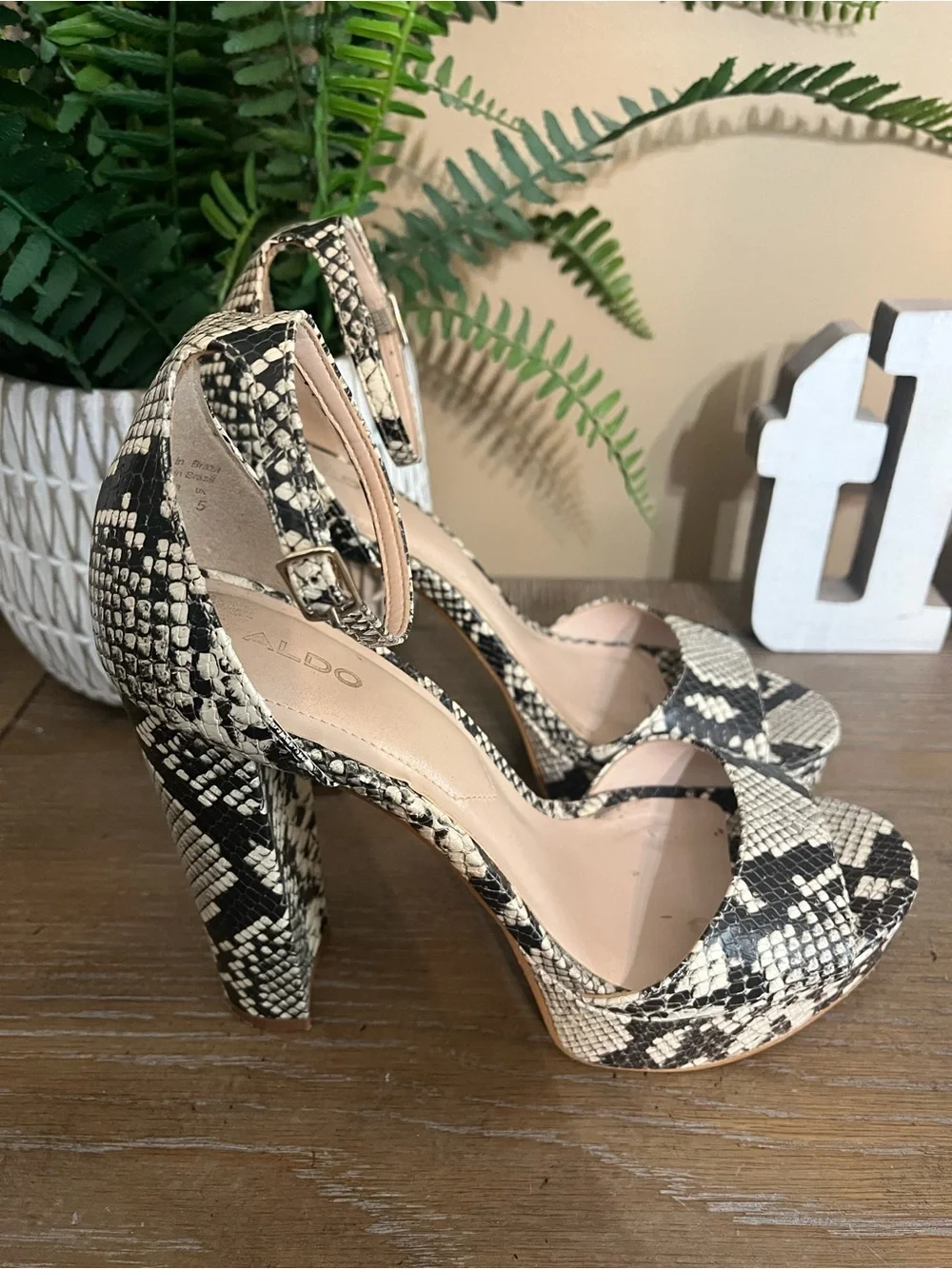 Aldo Snake Skin Platform Heels Size 7.5